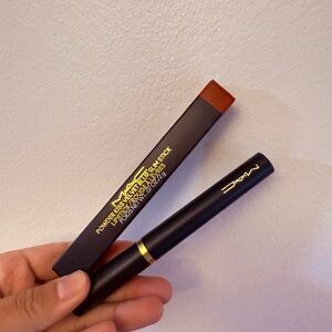 POWDER KISS VELVET BLUR SLIM STICK